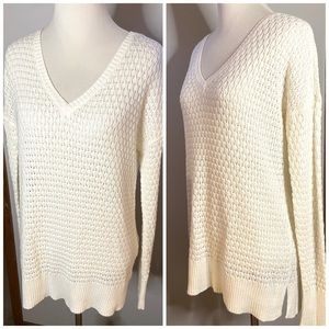 NWT AE White V-Neck Sweater, XS